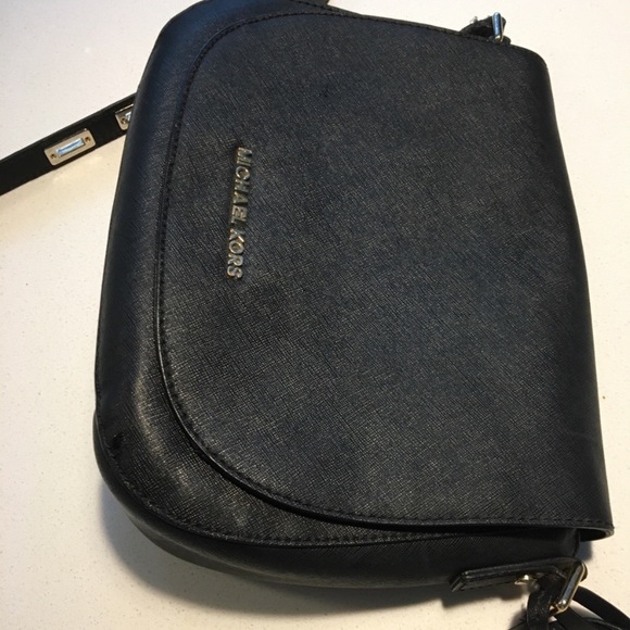 Michael Kors MK black crossbody - Picture 5 of 9